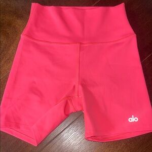 ALO Yoga Women's coral Shorts